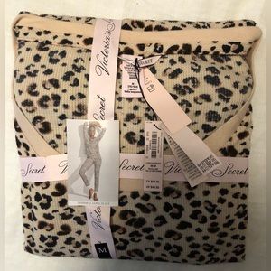 NWT Victorias Secret women’s thermal long PJ set. Size medium